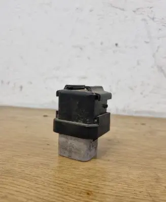 Toyota Avensis T250 Glow plug pre-heat relay 2861067010