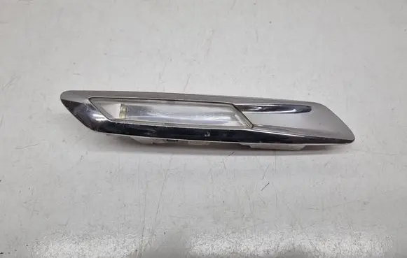 BMW 5 F10 F11 Front fender indicator light 7154167