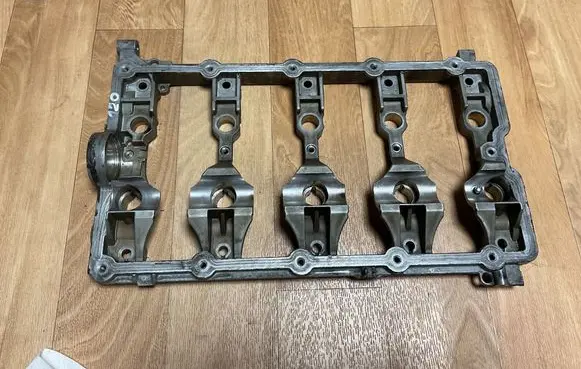 Volkswagen PASSAT B6 Other engine bay part 03G103308C