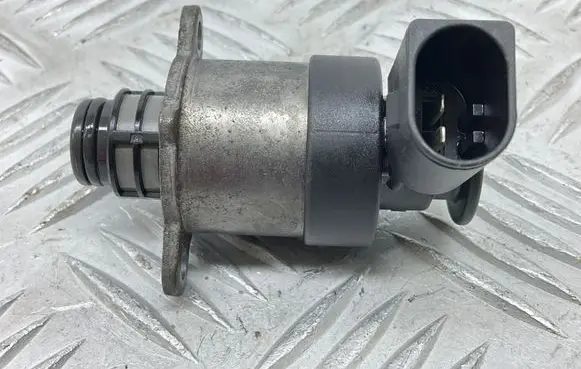 Skoda Superb B6 (3T) Fuel pressure sensor 0928400768