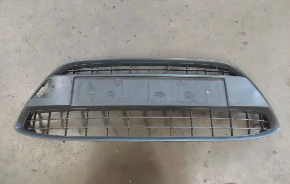 Ford Fiesta Front bumper upper radiator grill 8A6117B968B