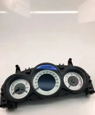 Mercedes-Benz C AMG W204 Speedometer (instrument cluster) A2049004108