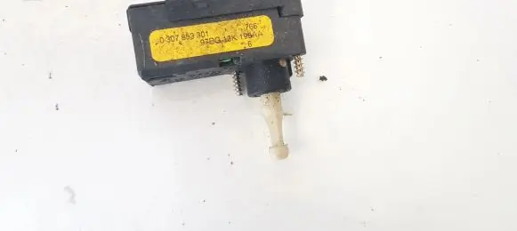 Headlight level adjustment motor