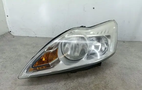 Ford Focus Headlight/headlamp 8M5113W030AF