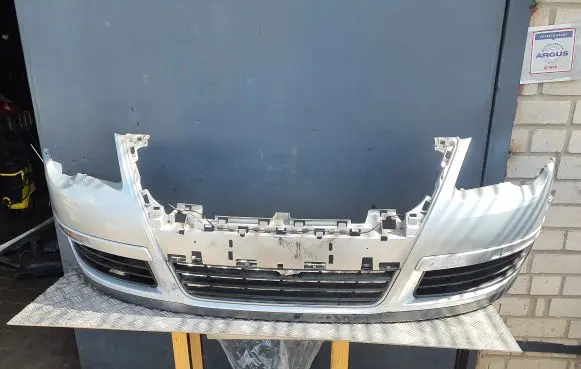 Volkswagen PASSAT B6 Front bumper 3C0805903 3C0807221A