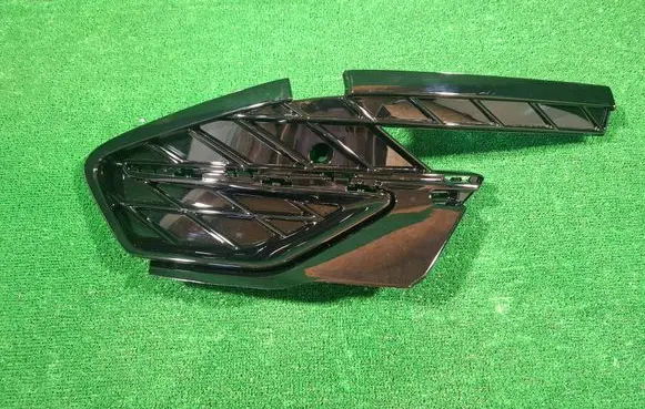 Cupra Formentor Front bumper lower grill 5FF853666D