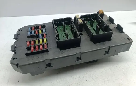 Jeep Grand Cherokee (WK) Fuse module 56050066AC 30959L 0264166