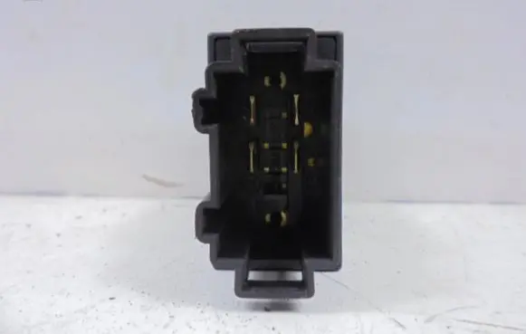 Skoda Octavia Mk1 (1U) Fuel tank opening switch 1U0959833C
