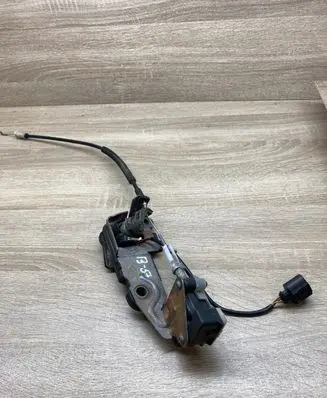 Volkswagen PASSAT B5.5 Tailgate boot lock/latch motor 3B0959781D 3B9827297A