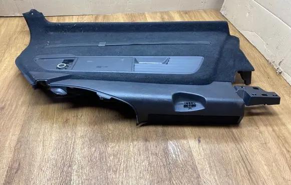 Volkswagen Touareg II Trunk/boot side trim panel 7P6867038 A047720 NFVW526