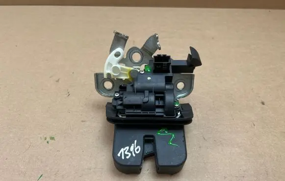 Audi A6 S6 C6 4F Tailgate/trunk/boot lock/catch/latch