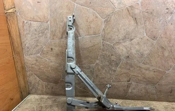 Mercedes-Benz CL C216 Tailgate/trunk/boot hinge 