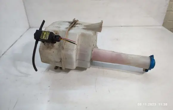 Hyundai Elantra Windshield washer fluid reservoir/tank 986102D000