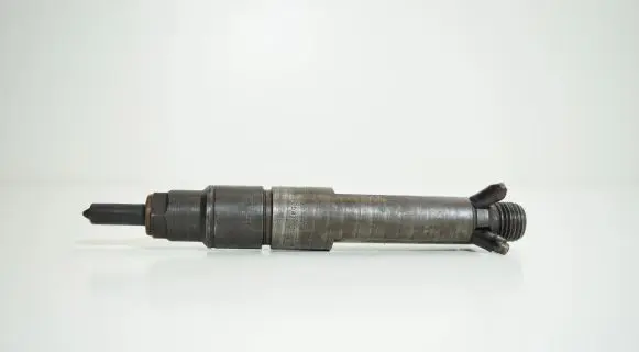 Audi A6 S6 C4 4A Fuel injector 028130201G