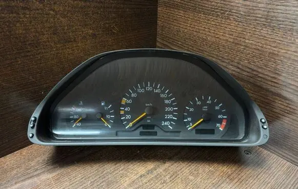 Mercedes-Benz E W210 Speedometer (instrument cluster) 2105406747 87001314