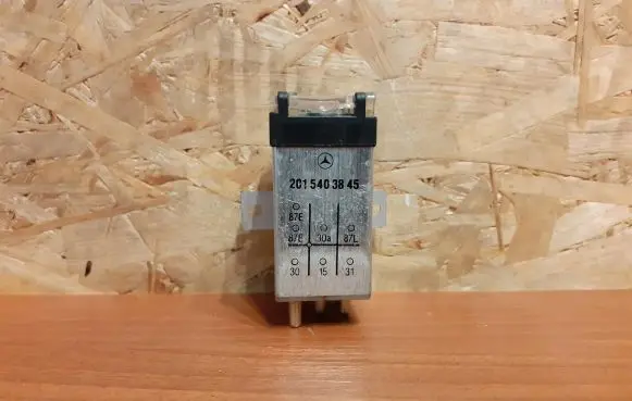Mercedes-Benz E W124 Other relay 2015403845 1598
