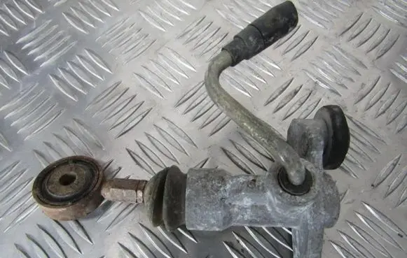 Audi A4 S4 B5 8D Clutch master cylinder 8d1721401