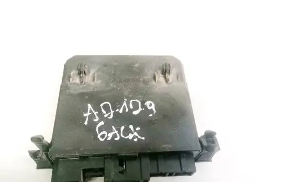 Mercedes-Benz C W203 Door control unit/module 2038206526 351369