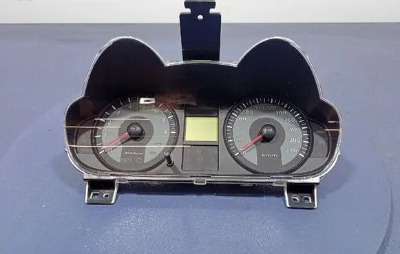 Mitsubishi Colt Speedometer (instrument cluster) 8100B021H