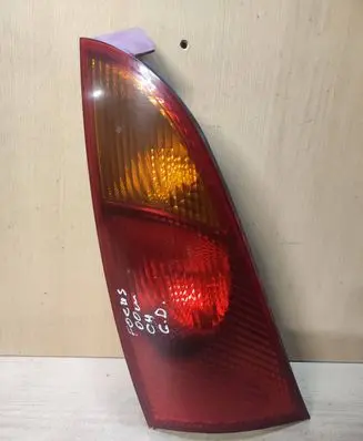 Ford Focus Rear/tail lights XS4113405A