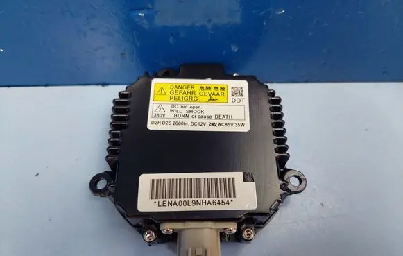 Volkswagen Golf VI Headlight ballast module Xenon 2847489904 2847489915 284748991A