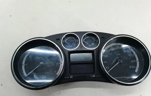 Speedometer (instrument cluster)