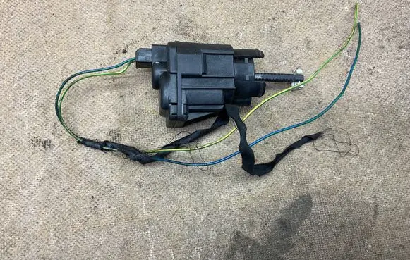 Headlight level adjustment motor