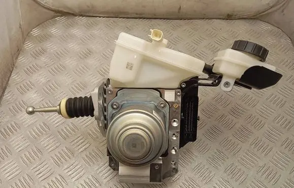 Volvo XC60 Brake booster 32384488 32333640 32384485