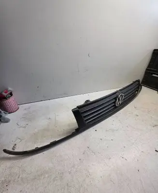 Volkswagen Polo III 6N 6N2 6NF Front grill 2341