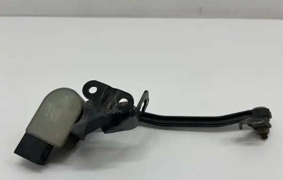 Headlight/headlamp level sensor