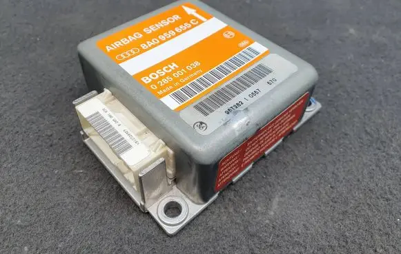 Audi A6 S6 C4 4A Airbag control unit/module 8A0959655C 0285001038