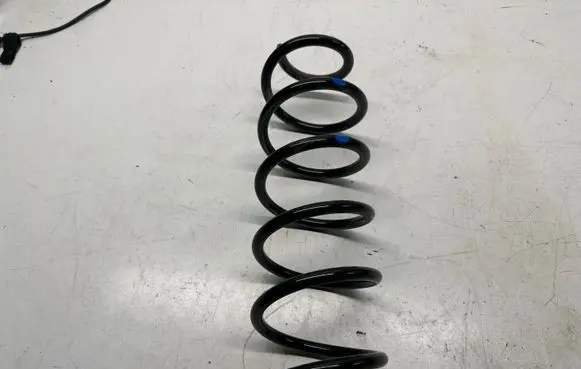 Toyota Yaris XP210 Rear coil spring