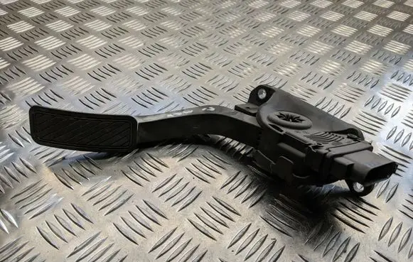Ford Fiesta Accelerator throttle pedal 8v219f836ab