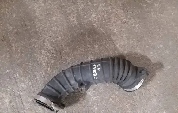 Suzuki Swift III Coolant pipe/hose MK8