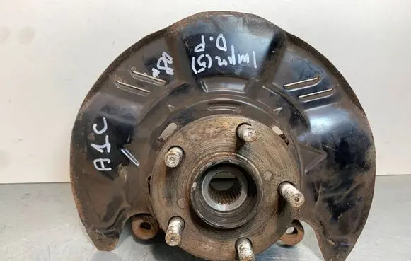 Subaru Impreza III Front wheel hub
