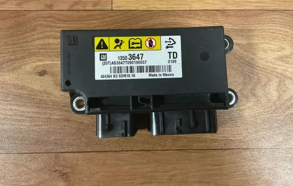 Opel Insignia A Airbag control unit/module 13503647 AS3647T090190037 74364B3SDM101