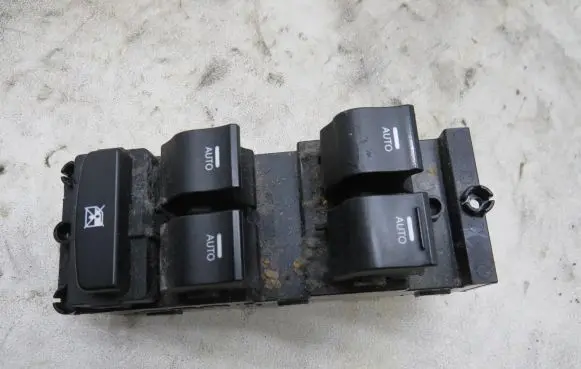 Hyundai i40 Electric window control switch 93570-3Z550