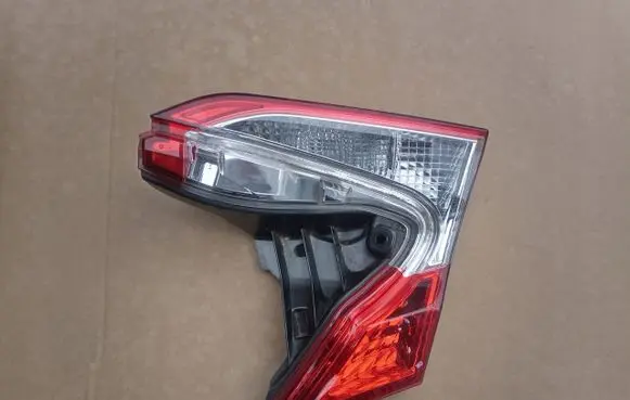 Toyota C-HR I Tailgate rear/tail lights 81580F401000