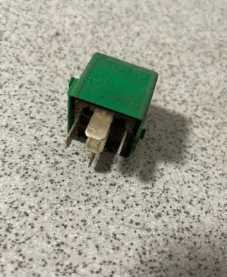 BMW 7 E38 Other relay 8353447