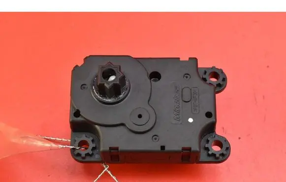 Opel Mokka X Air flap motor/actuator T1027136U