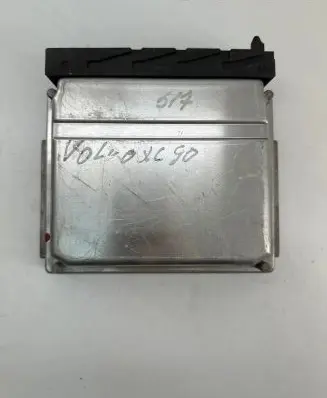 Volvo XC90 Engine control unit/module 08675761A