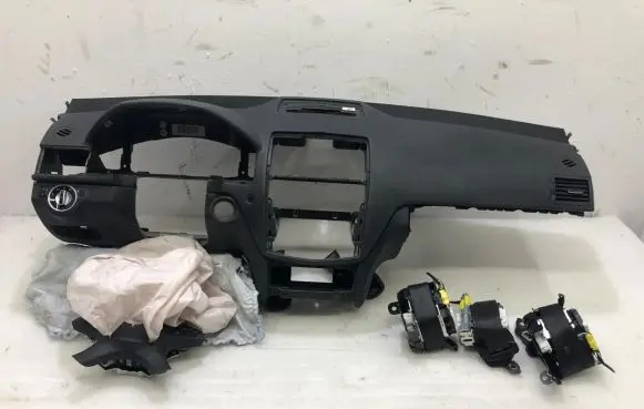Mercedes-Benz C W204 Dashboard 0008605602