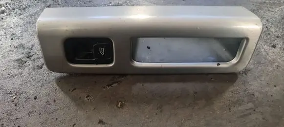Volvo V50 Electric window control switch 8663813