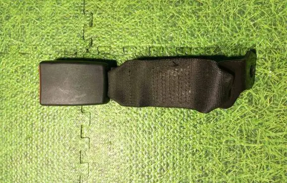 BMW M6 Rear seatbelt buckle 7059774