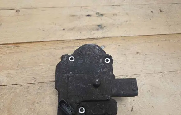 Toyota Yaris Other engine bay part 0422001041