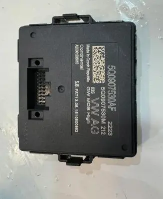 Volkswagen PASSAT B8 Gateway control module 5Q0907530AF