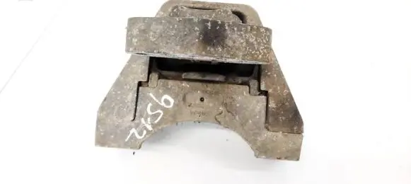 Engine mount bracket