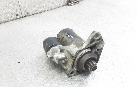 Volkswagen Golf IV Starter motor 020911023F