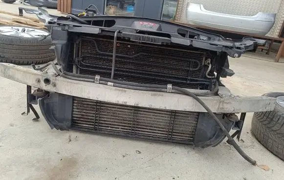 Mercedes-Benz E W212 Radiator support slam panel 