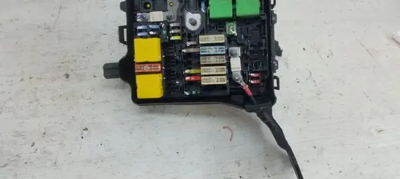 Peugeot 208 Fuse box set 9671941780